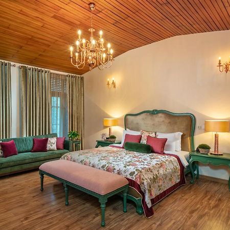 Clove Villa Канди Екстериор снимка