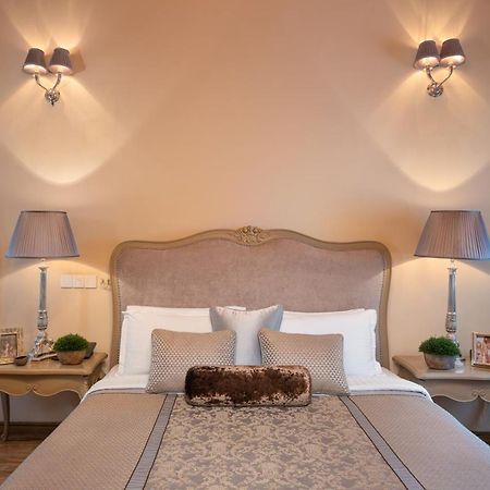 Clove Villa Канди Екстериор снимка