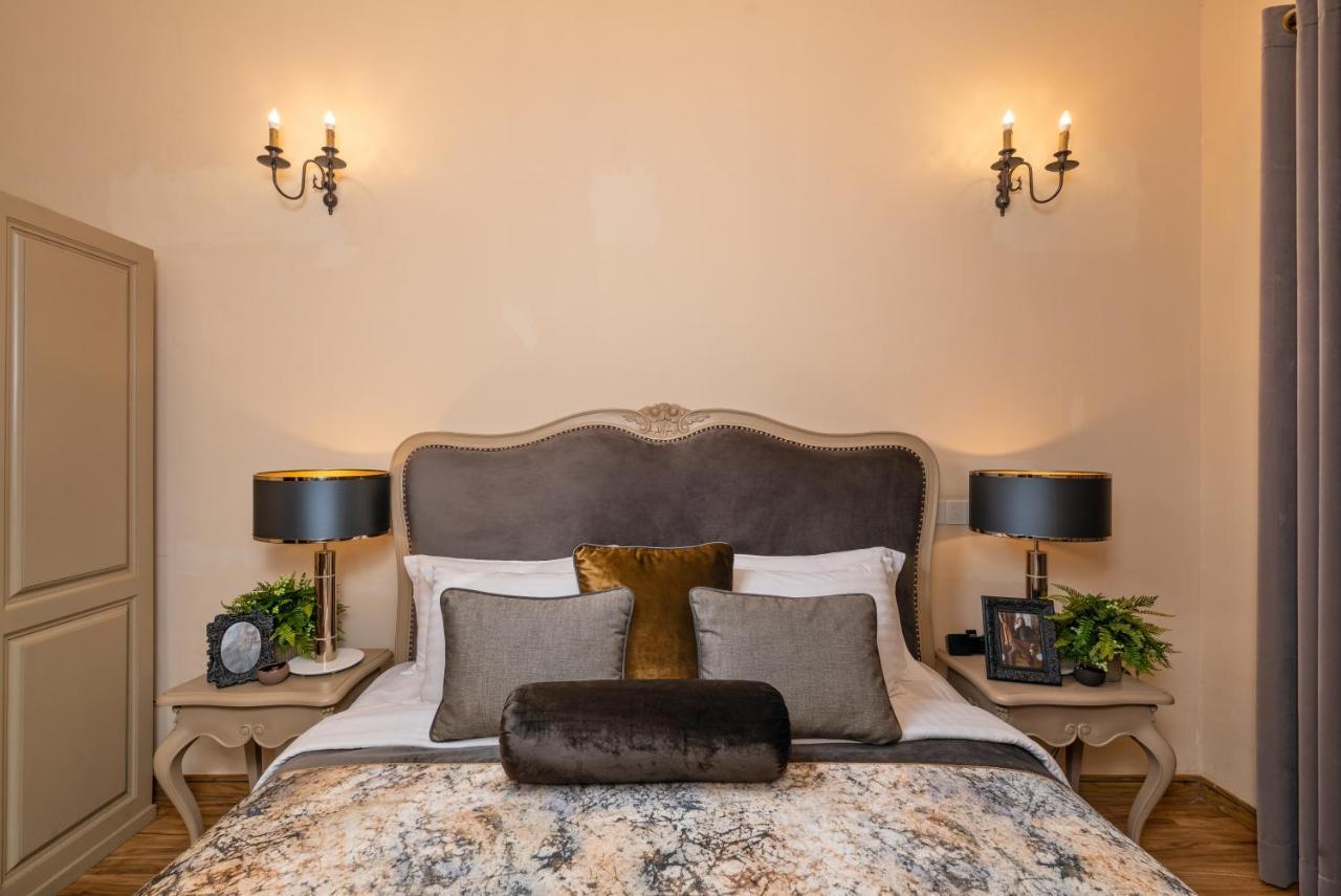 Clove Villa Канди Екстериор снимка